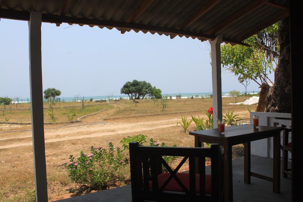 Bliss Bay Nilaveli Hotel Bagian luar foto