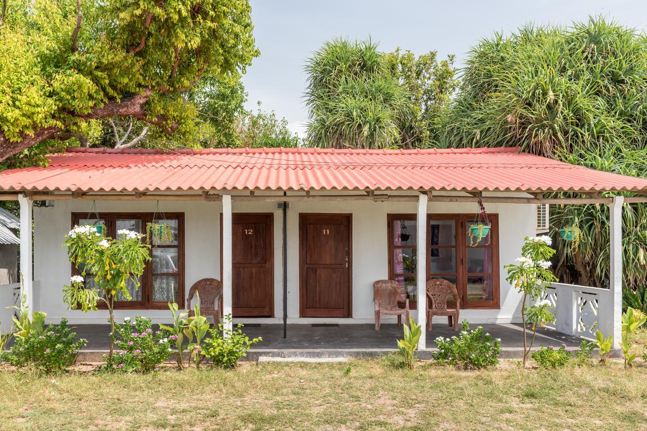 Bliss Bay Nilaveli Hotel Bagian luar foto