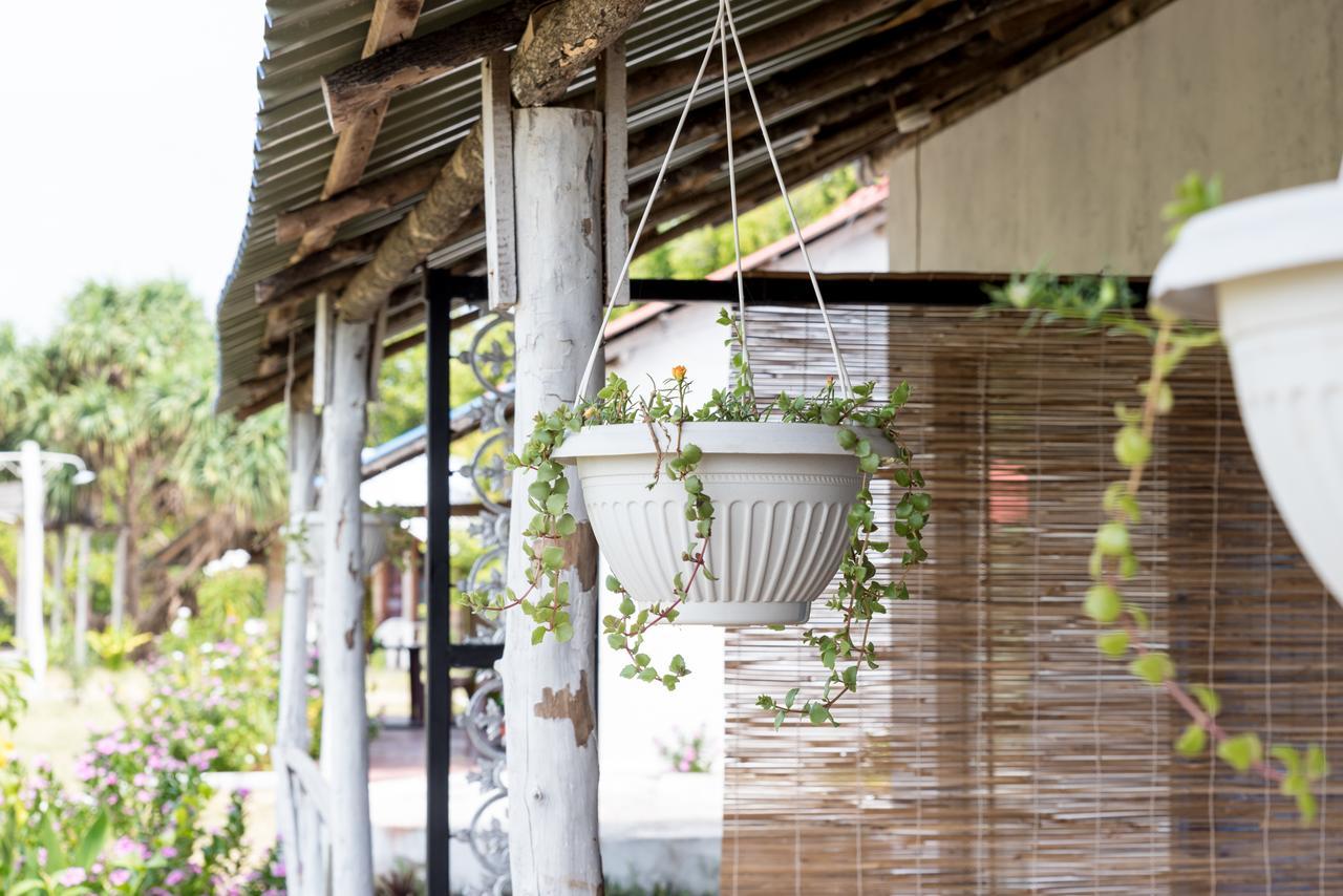 Bliss Bay Nilaveli Hotel Bagian luar foto