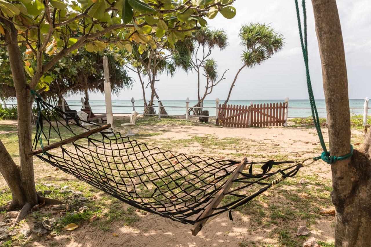 Bliss Bay Nilaveli Hotel Bagian luar foto